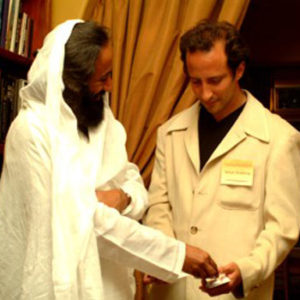Simon Winthrop with SriSri Ravishankar